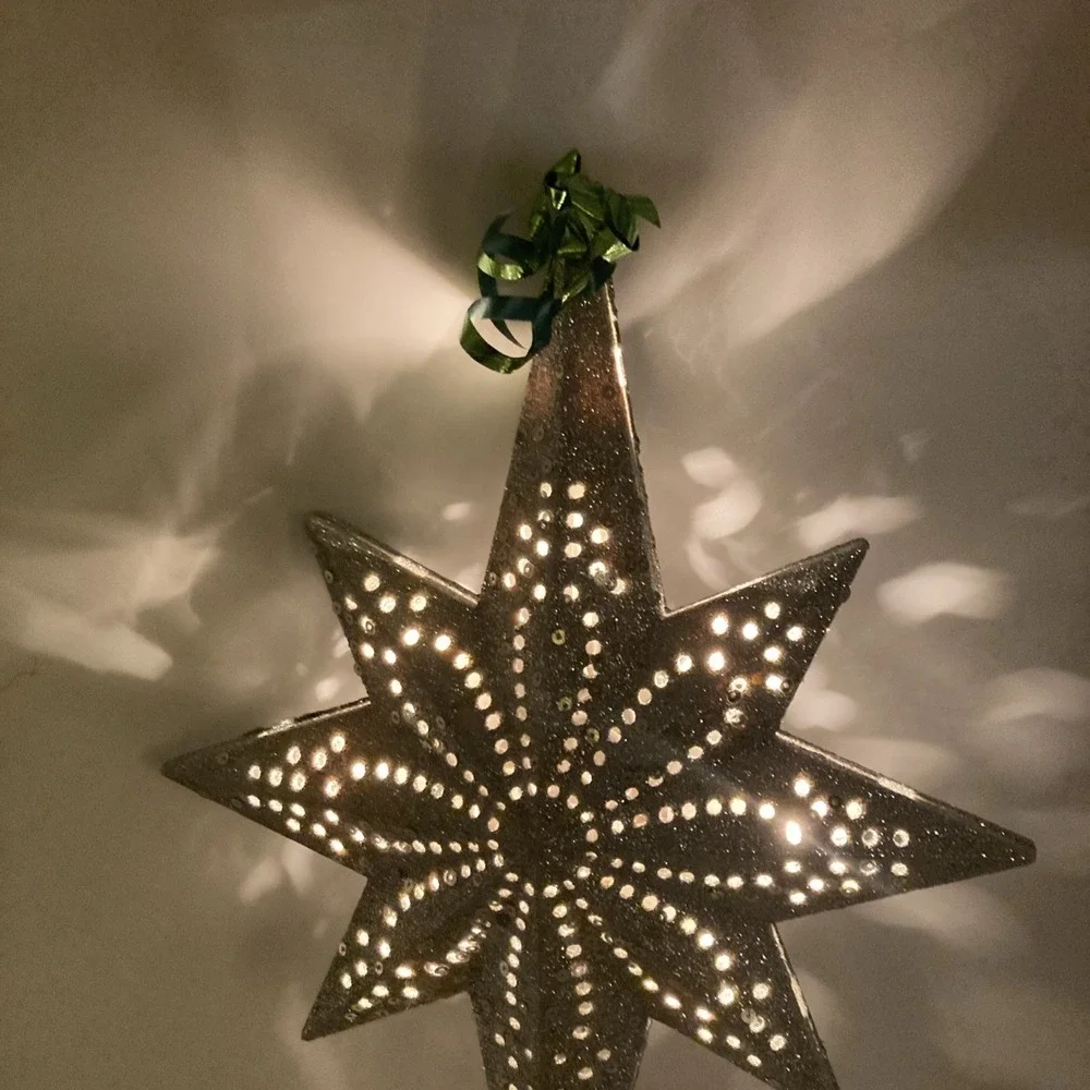 Large Electric Lighted North Star Starburst Silver Glitter 10.5